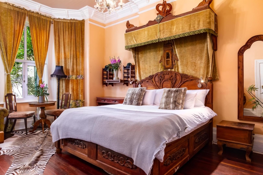 5 Bedroom Property for Sale in Gardens Western Cape